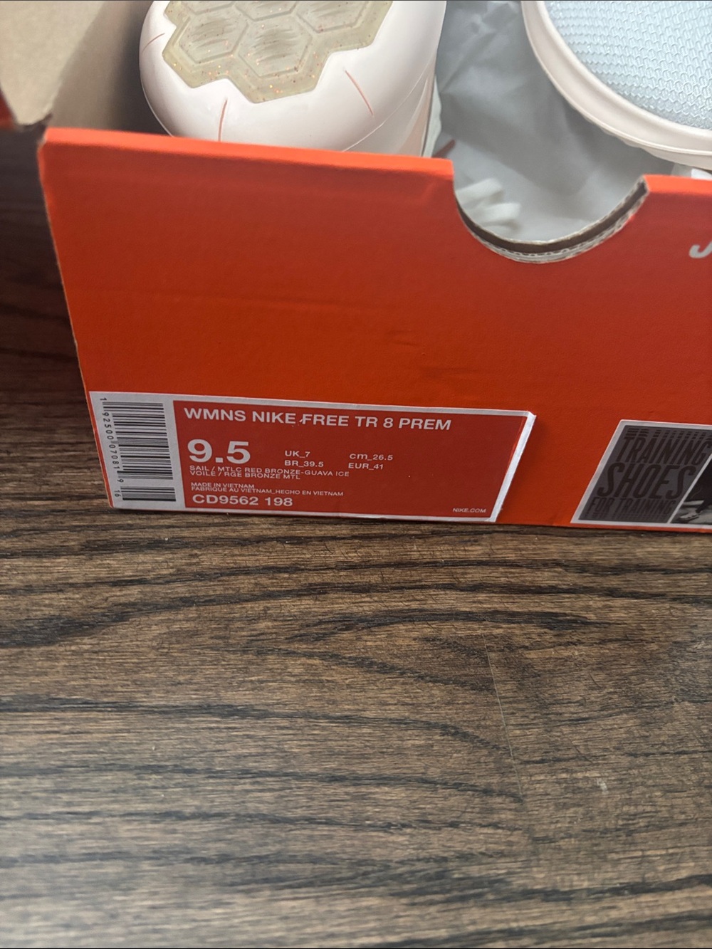 Nike Free Women’s TR 8 Prem - Picture 4 of 4